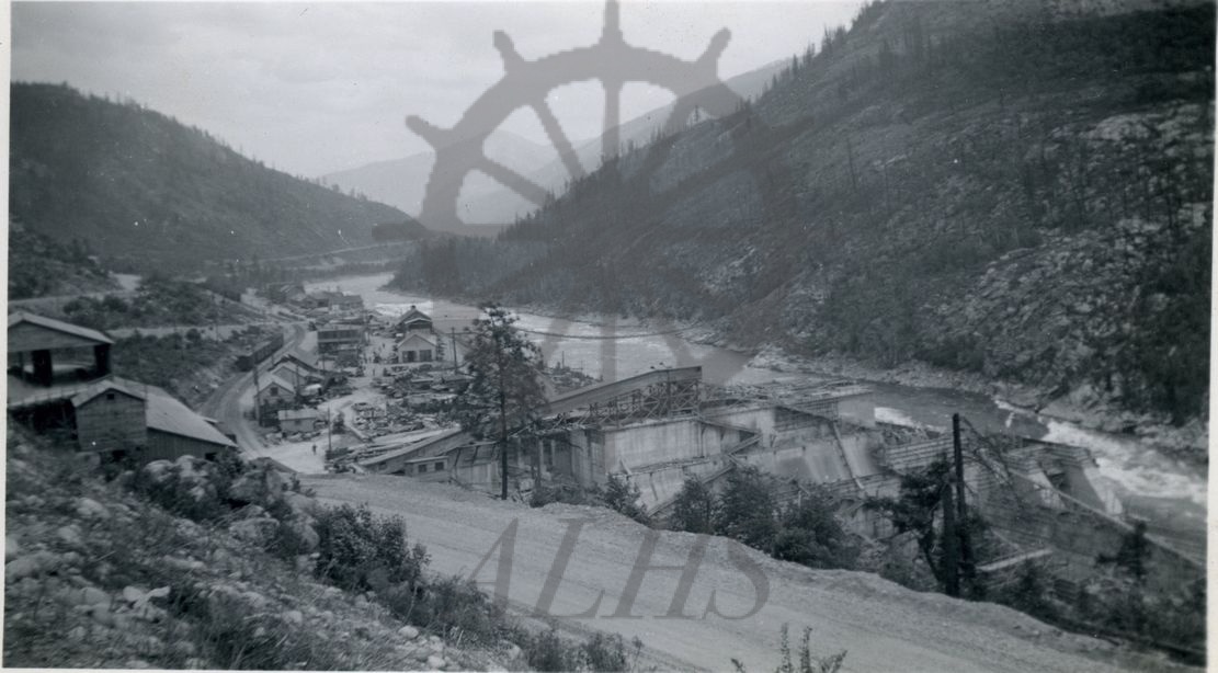 2003.026.207 Building Brilliant dam near Castlegar on Kootenay River ...