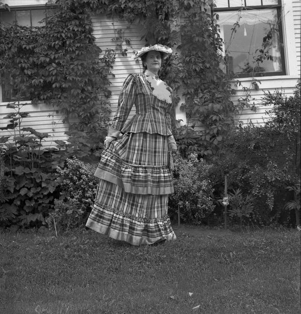 2012.003.876 Agnes Maxwell, 1 July 1952, Nakusp | Arrow Lakes ...