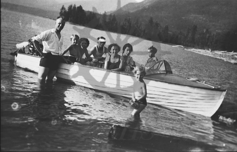 2014.003.714 Picnic, Telegraph Bay | Arrow Lakes Historical Society