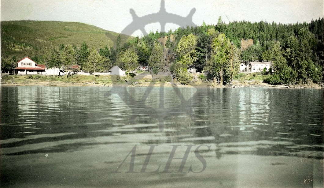 2016.005.289 ‘Old’ Edgewood from Lake Arrow Lakes Historical Society