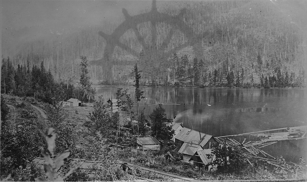 2014.003.1161 Camp & Building, Summit Lake Arrow Lakes Historical Society