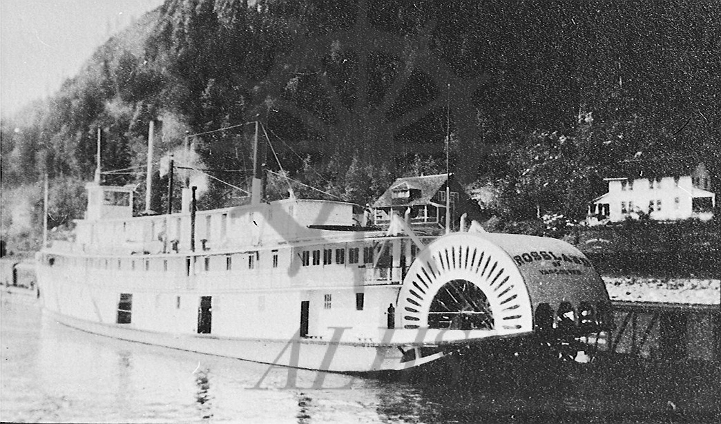 2014.003.1342 S.S. Rossland at Arrowhead Arrow Lakes Historical Society