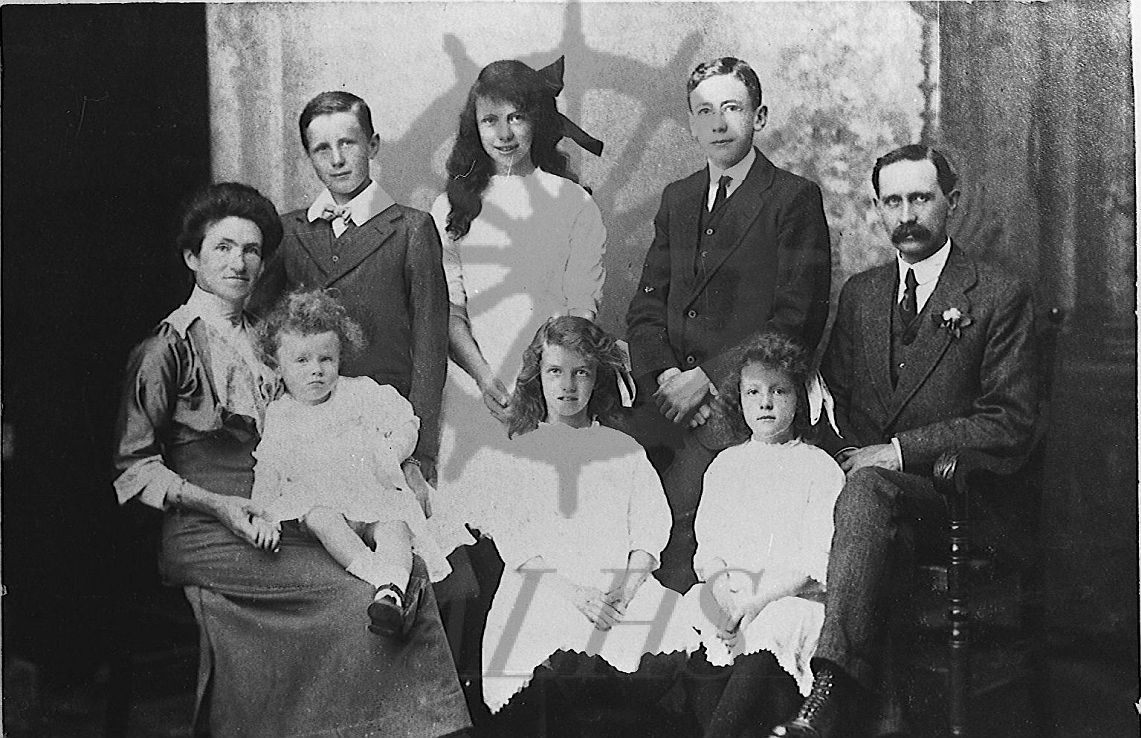 2014.003.3416 Brown family (England) Arrow Lakes Historical Society