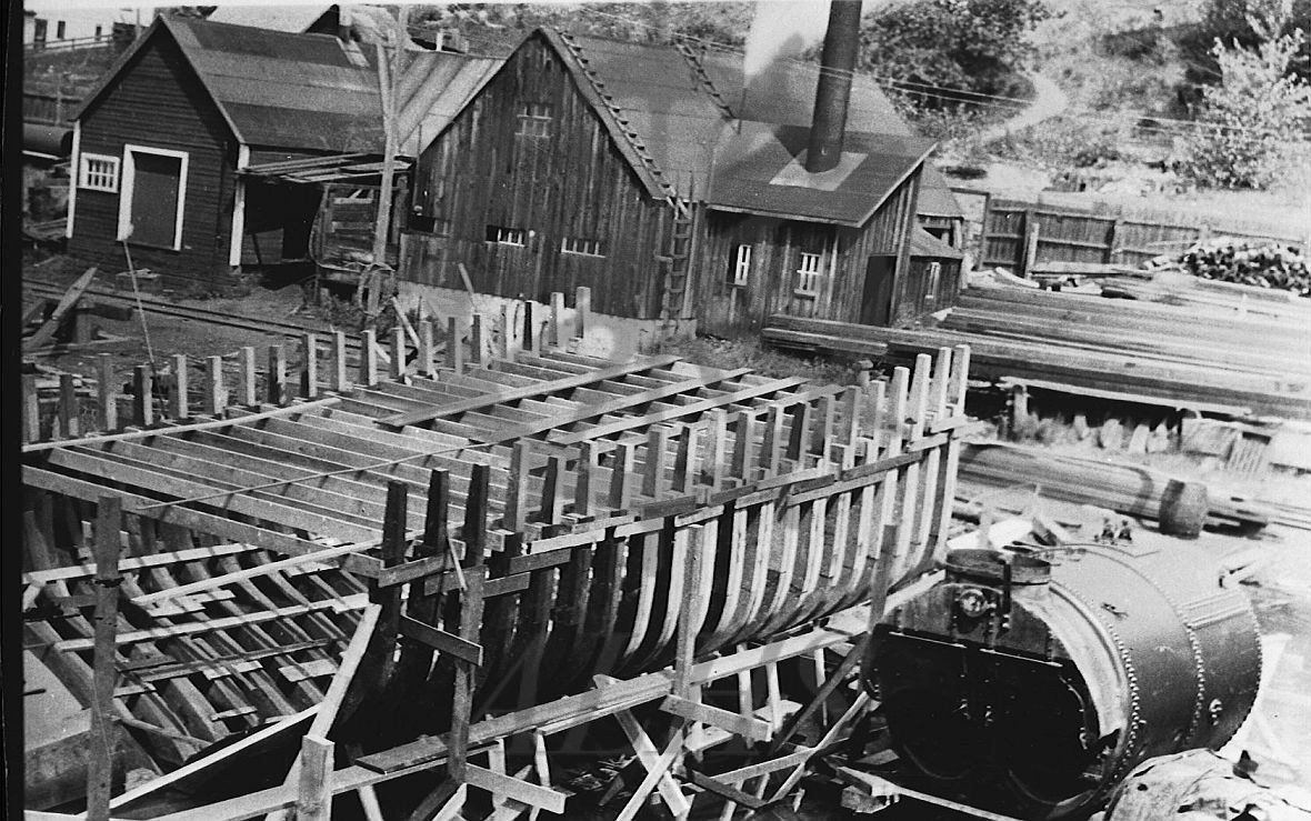 2014.003.4563 Building boat Beaton, CPR shipyard, 1928 | Arrow Lakes ...
