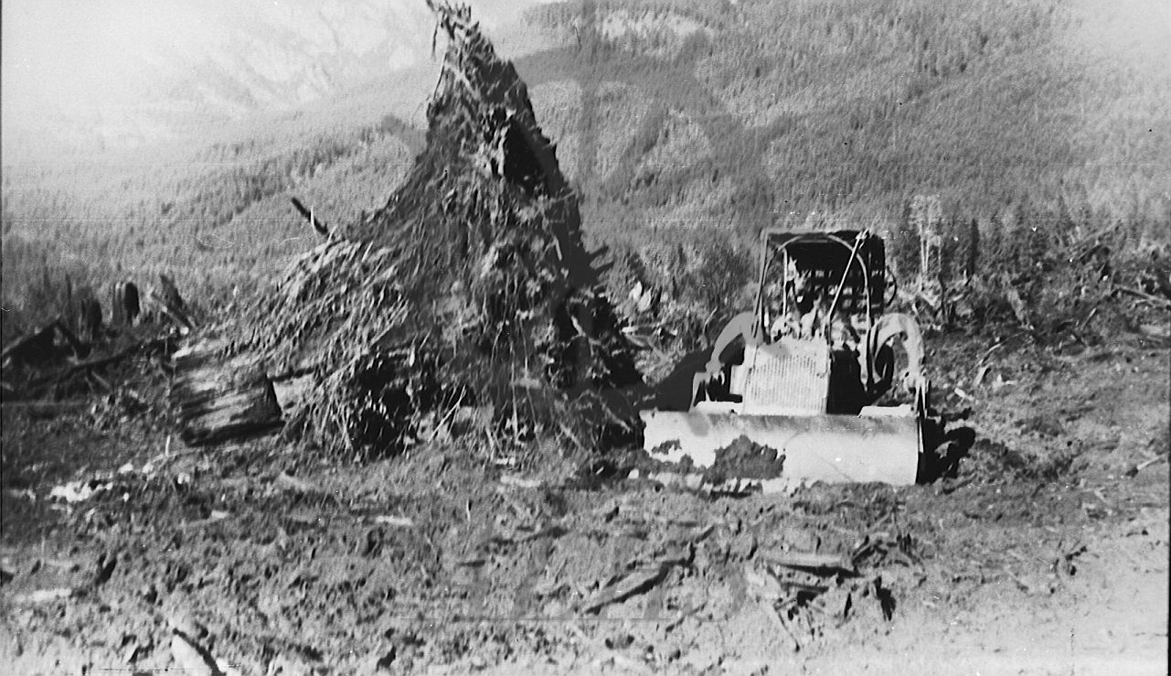 2014.003.4723 Clearing Morton Ranch, late 1950s Arrow Lakes