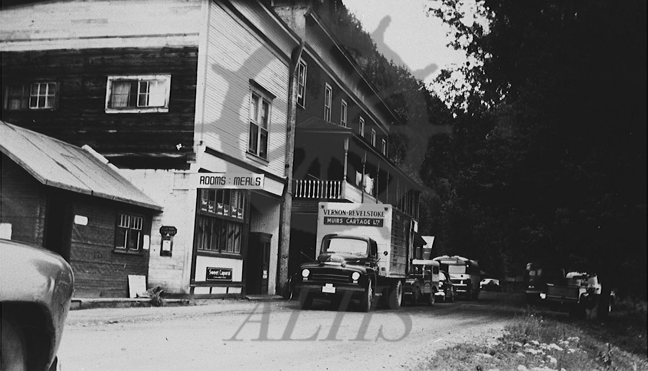 2014.003.5390 Arrowhead 1952 Arrow Lakes Historical Society